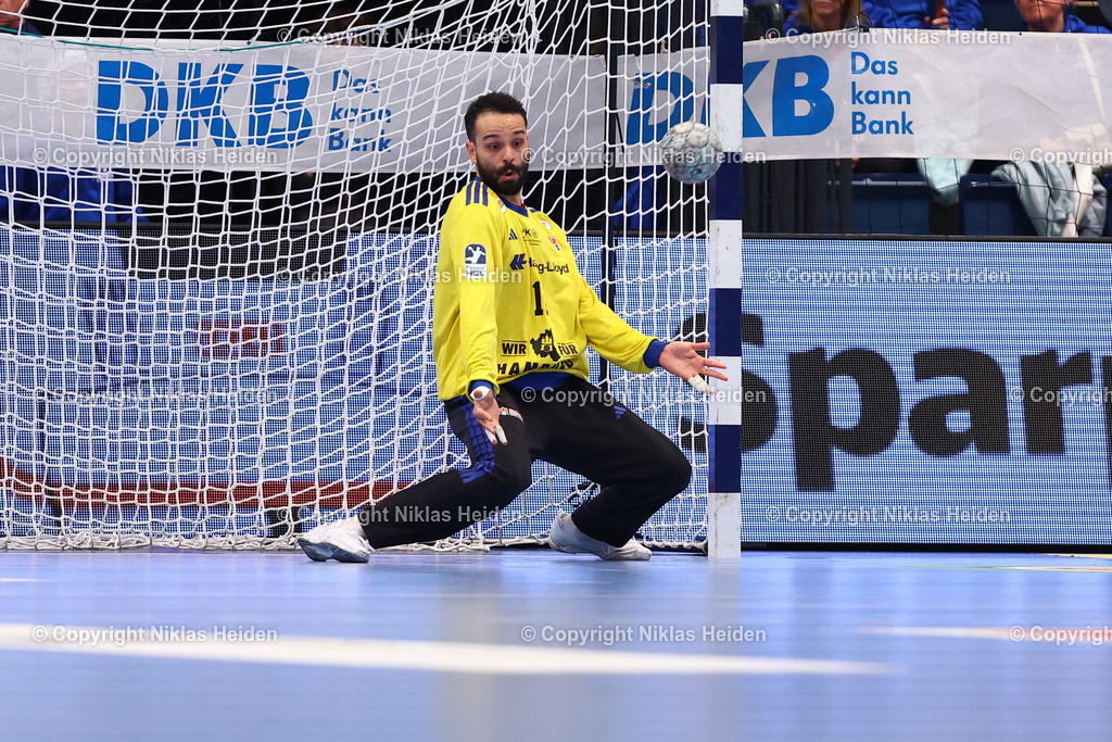 NH_HSVHamburg_GWDMinden_HandballBundesliga_14122025 | #12 Mohamed El-Tayar (Handball Sport Verein Hamburg)Handball I Herren I Bundesliga (Daikin HBL) I Saison 2025-2026 I 17. Spieltag I Handball Sport Verein Hamburg - GWD Minden I 14.12.2025 I Sporthalle Hamburg