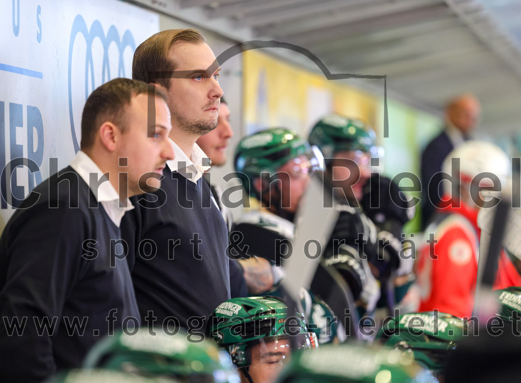 2025-09-21_074_TSV_Erding_gegen_Hoechstadter_Alligators | Erding, Deutschland, 21.09.2025:Eishockey, Oberliga Süd 2025 / 2026, 2. Spieltag, TSV Erding gegen Höchstadter Alligators, Endergebnis: 3:4Foto: Christian Riedel / fotografie-riedel.net