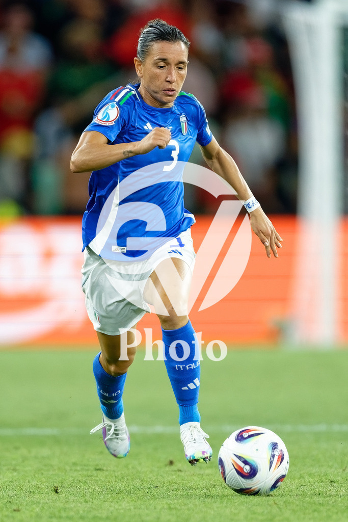 Portugal v Italy - UEFA Women's EURO 2025 Group B | GENEVA, SWITZERLAND - JULY 7:  Lucia Di Guglielmo of Italy runs with the ball during the UEFA Women's EURO 2025 Group B match between Portugal and Italy at Stade de Geneve on July 7, 2025 in Geneva, Switzerland. (Photo by Giuseppe Velletri/Sports Press Photo/Getty Images)