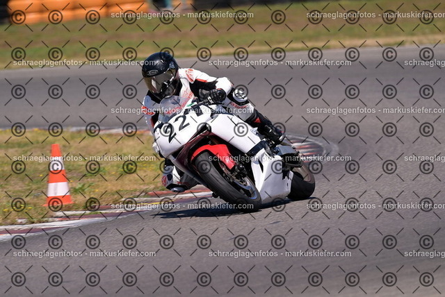 26bt04-1435 | markuskiefer.com - Realisiert mit Pictrs.com