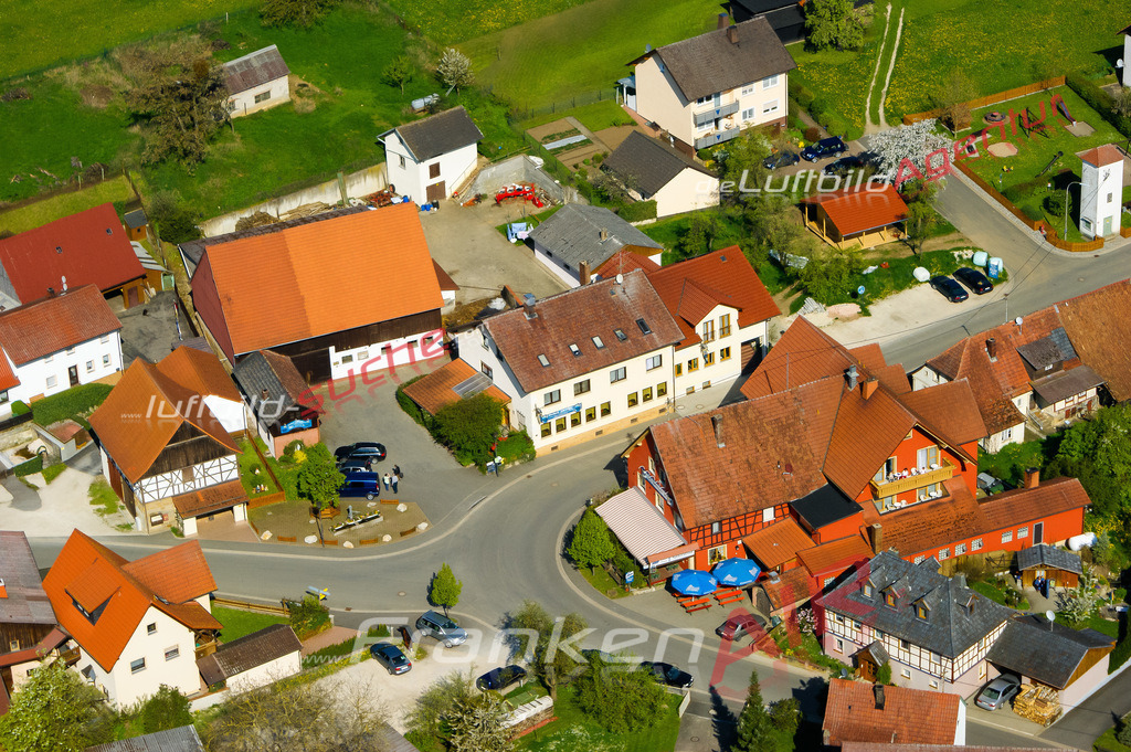 Luftbild von Oberlangheim Lichtenfels - Luftaufnahme wurde 2008 von https://frankenair.de mittels Flugzeug (keine Drohne) erstellt - die Geschenkidee