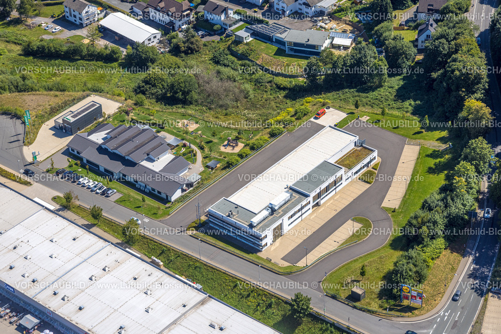 Kierspe250812984 | Luftbild, Kita Bullerbü Kindergarten und Freiwillige Feuerwehr Kierspe Löschzug 1 Stadtmitte, Kierspe, Sauerland, Nordrhein-Westfalen, Deutschland