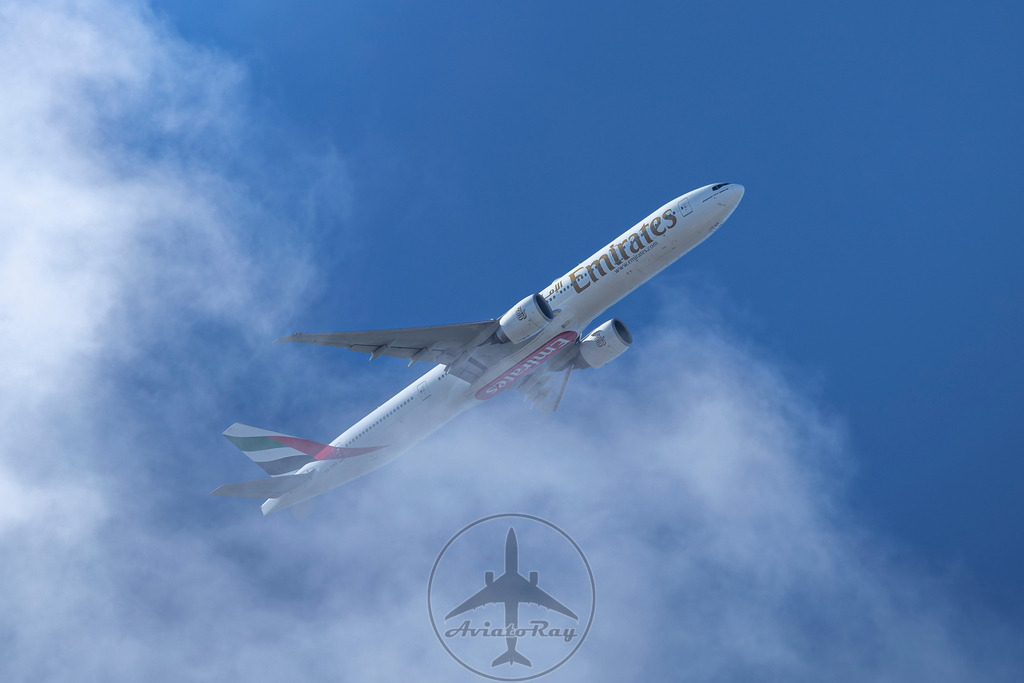 EK110-B77W-A6-ENG-MLA-LCA-20240301-1 | Browse breathtaking aviation photography and order high-quality prints from AviatoRay's gallery. Perfect for enthusiasts and collectors. - Realisiert mit Pictrs.com