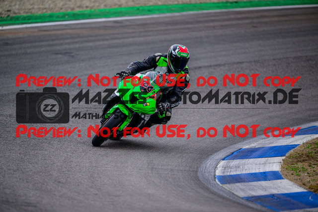 MaZZes_Fotomatrix_20250421_6007705_5745 | GELB