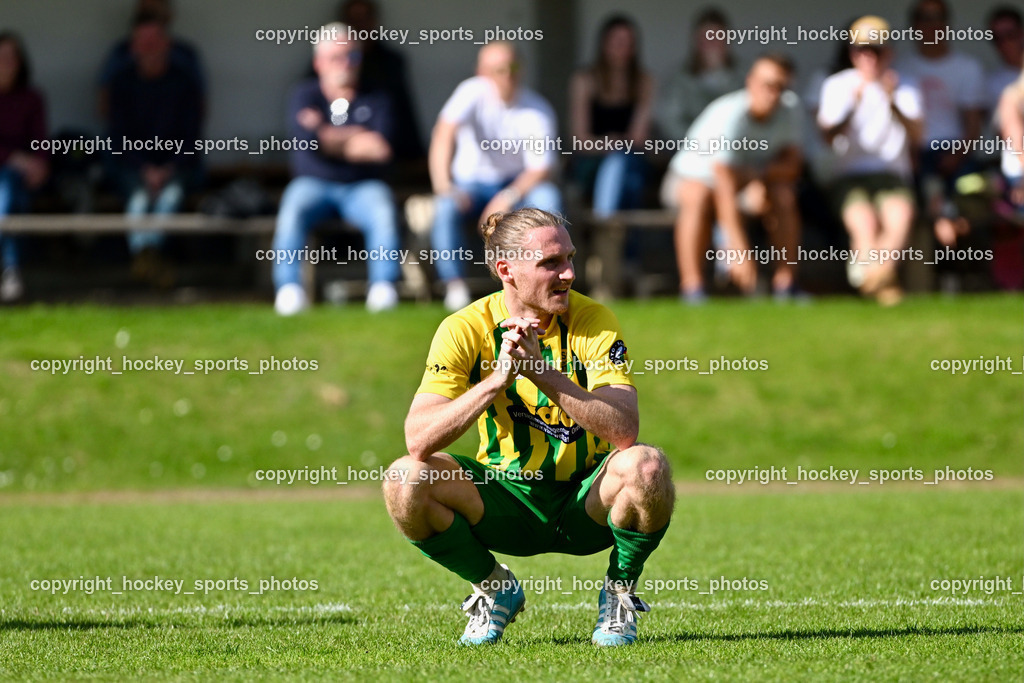 WSG Radenthein vs. Rapid Lienz | #3 Max Unterwandling WSG Radenthein, WSG Radenthein vs. Rapid Lienz, WSG Radenthein vs. Rapid Lienz am 12.04.2025 in Radenthein (Sportplatz Radenthein), Austria, (Photo by Bernd Stefan)