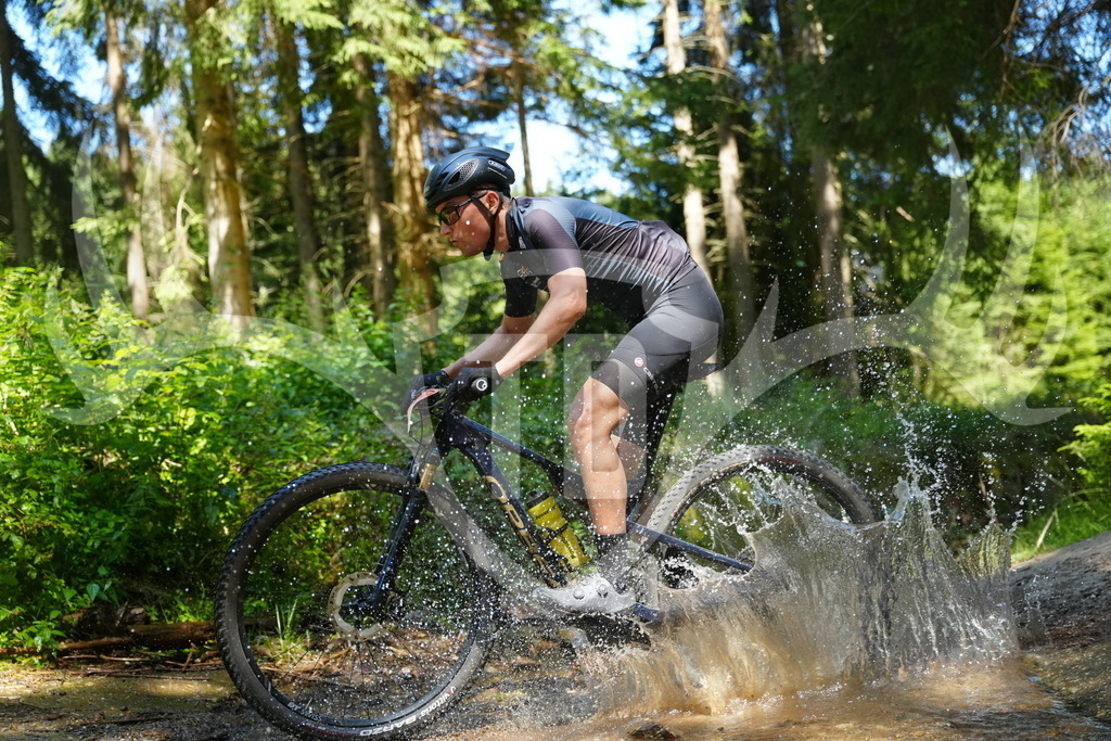FC101659 | Fotogalerie der Treibjagd im Dunkelwald - Dein MTB Etappenrennen im Erzgebirge - Realisiert mit Pictrs.com