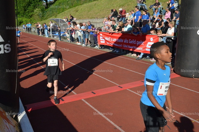 18-12-48_ | Meisterchip Fotoshop - Realisiert mit Pictrs.com