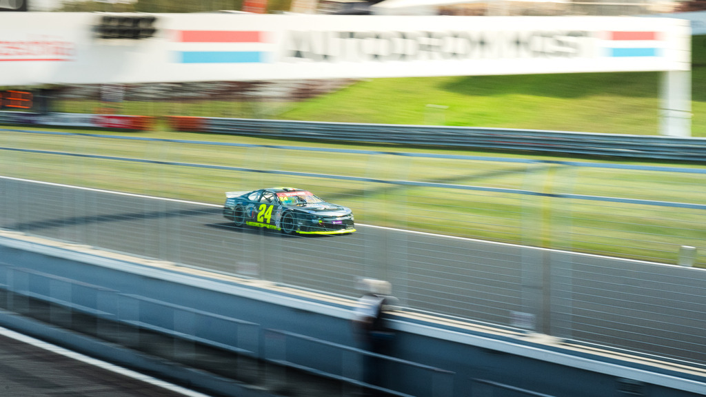 _DSC6112 | Exklusive Motorsport-Fotografie aus Leipzig von TXO Media – für Rennfahrer, Teams & Sponsoren. Sausemuth liefert starke Bilder, die Emotion zeigen. Jetzt buchen & glänzen! - Realisiert mit Pictrs.com