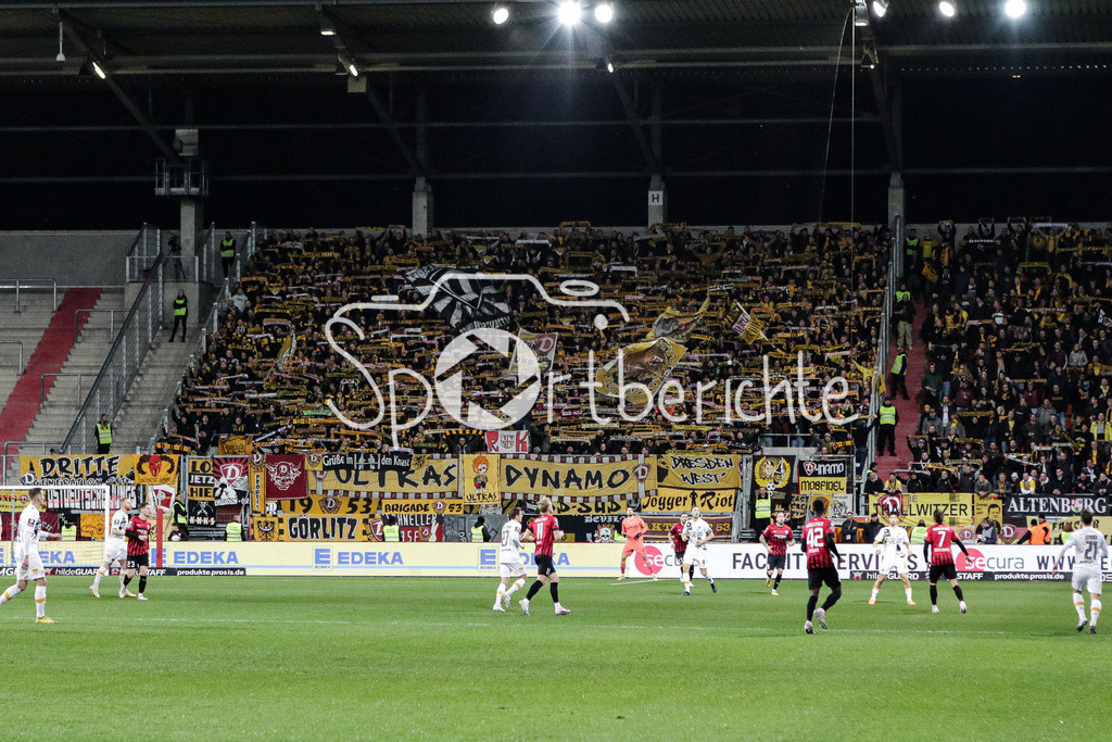 FC Ingolstadt - Dynamo Dresden | Der Gaesteblock ist gut gefuellt / Ultras Dynamo Dresden