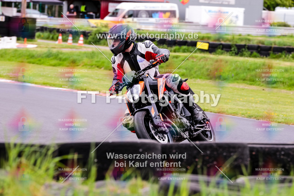 MotoTeamVBK-20357 | Hier findet Ihr Bilder von Touristenfahrten auf der Nürburgring Nordschleife oder von anderen Veranstaltungen die ich besucht habe. Viel Spass beim Durch Schauen 