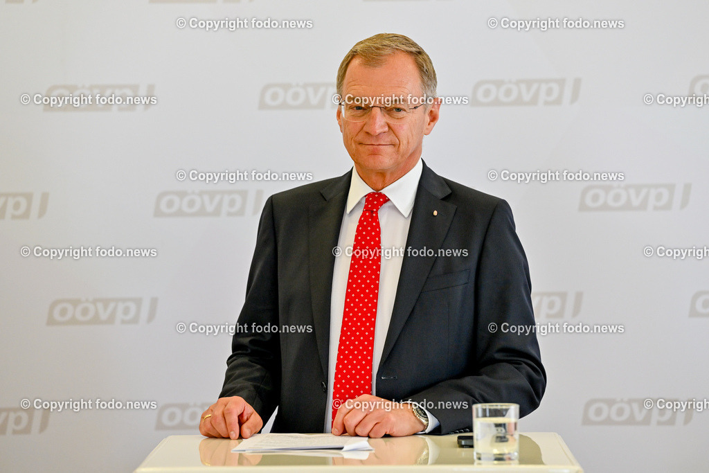 Pressekonferenz OeVP Oberoesterreich_ OOeVP-Kandidatenteam für die Nationalratswahl 2024_ 01.07.2024-10 | 01.07.2024, Linz, AUT, Pressekonferenz OeVP Oberoesterreich, OOeVP-Kandidatenteam für die Nationalratswahl - Stark fuer Oberoesterreichs Interessen, im Bild LH Thomas Stelzer (VP, Landeshauptmann Ooe)