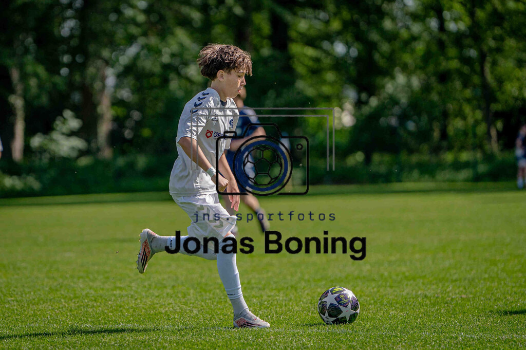 Fußball I C-Junioren I Saison 2025-2026 I Pfingsturnier Langförden I 13178 | jns.sportfotos - Realisiert mit Pictrs.com