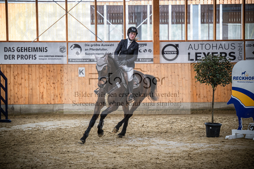 DOS_2237 | Entdecke hochwertige Reitturnierfotos von Foto Oger. Professionell, emotional und authentisch – jetzt Lieblingsmomente im Shop bestellen.Deutschlandweite Turnierfotografie. - Realisiert mit Pictrs.com