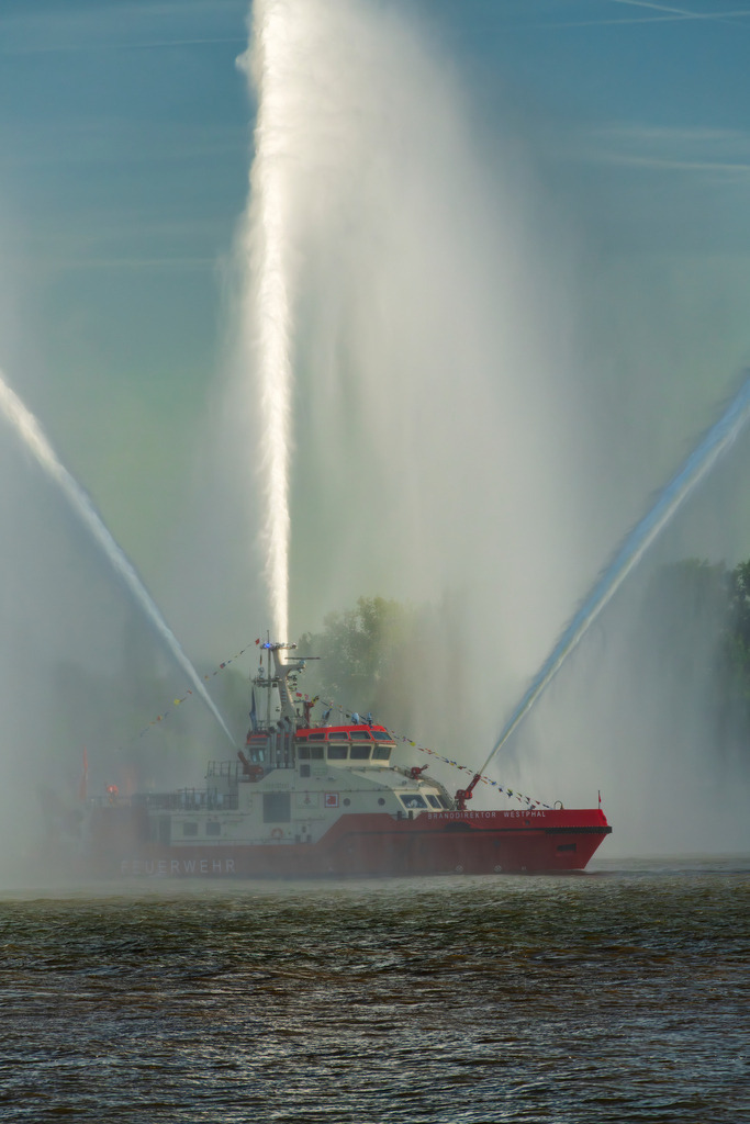 2025_05_11_HH-TEUFELSBRUECK-836 HAFENGEBURTSTAG_MCP8228 | Hochwertig gedruckte Fotografien für die Wand, als Kalender und zum Verschenken. Hamburg & Norddeutschland und überall wo ich mit der Kamera unterwegs war.