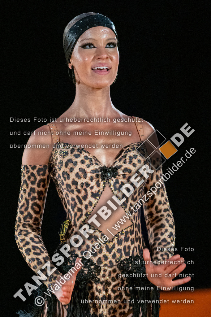 20250504-01606 | Hier finden Sie Tanz Bilder vom Latein und Standard Formationen tanzen. Sportbilder vom Tanzsport. Schöne Fotos und von Weltmeisterschaft, Europameisterschaft, Bundesliga, Regionalliga, Oberliga und Landesliga sowie von GOC Stuttgart, DanceComp, WM Bremen