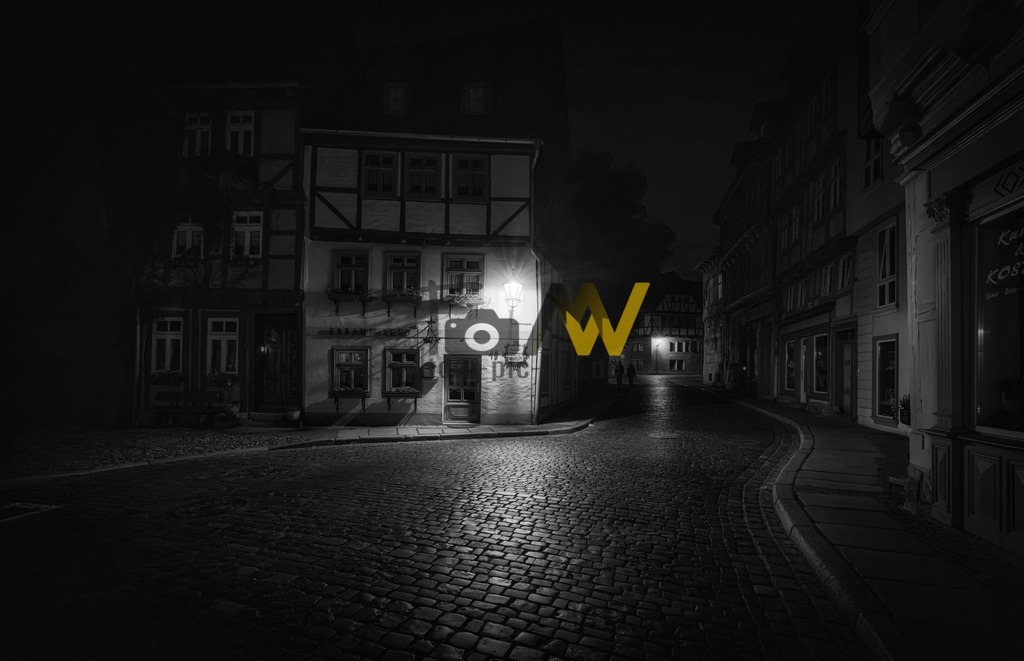 quedlinburg-straße-nacht_swx | Hochauflösende und hochwertige Bilder und Fotos.Kommerzielle oder private Nutzung ✔ Bilder downloaden✔ Acryl ✔ Leinwand ✔ Poster ✔
 - Realisiert mit Pictrs.com