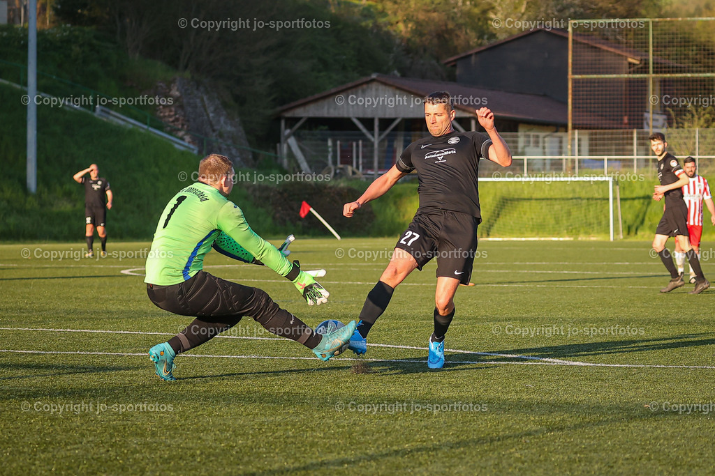 BQ3I2727 | 02.05.2023; Kreisliga C2 Dillenburg; Kunstrasenplatz Oberscheld; SV Oberscheld II - SG Ambach II; Ergebnis 3:4 (0:2)