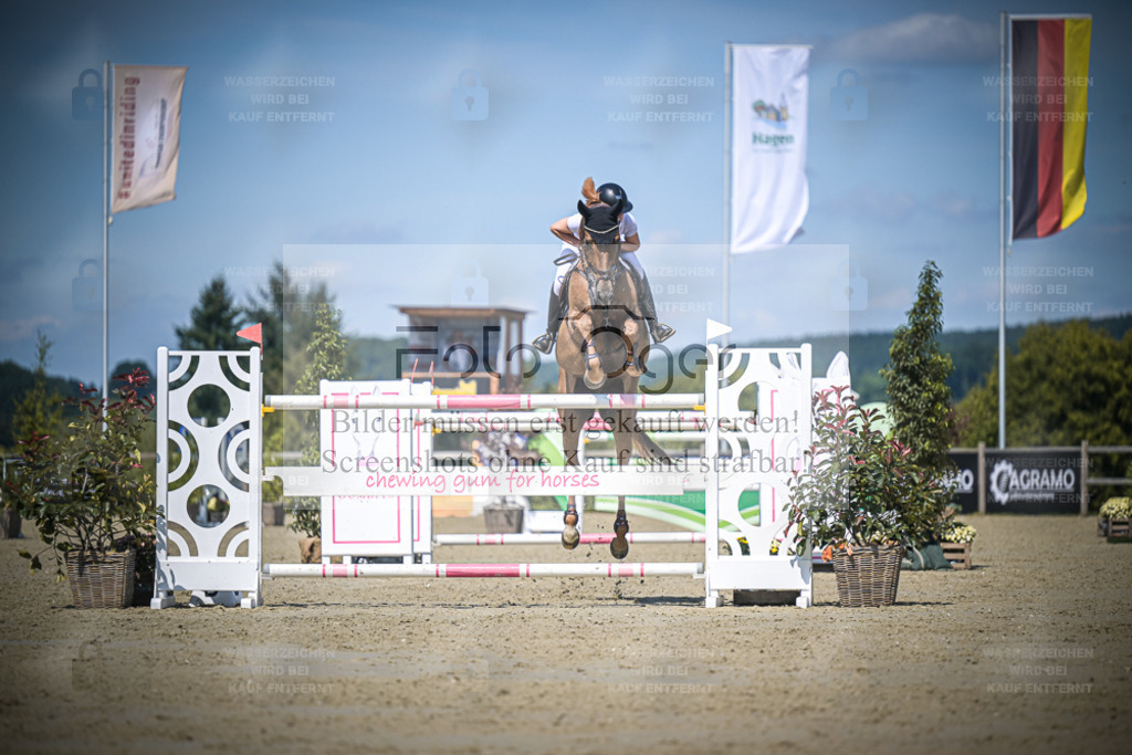 DOS_3394 | Entdecke hochwertige Reitturnierfotos von Foto Oger. Professionell, emotional und authentisch – jetzt Lieblingsmomente im Shop bestellen. - Realisiert mit Pictrs.com