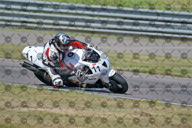 26BT02-0055 | markuskiefer.com - Realisiert mit Pictrs.com