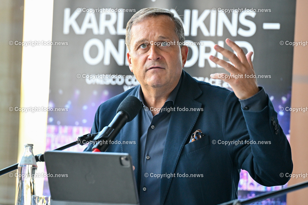 Pressekonferenz Brucknerhaus Linz_ Karl Jenkins _ One World Unesco Concert for Peace 2023_ 20.09.2023-17 | 20.09.2023, Brucknerhaus Linz, AUT, Pressekonferenz Brucknerhaus Linz, Karl Jenkins – One World Unesco Concert for Peace 2023, im Bild Dietmar Kerschbaum (Kuenstlerischer Vorstandsdirektor LIVA, Brucknerhaus-Intendant)