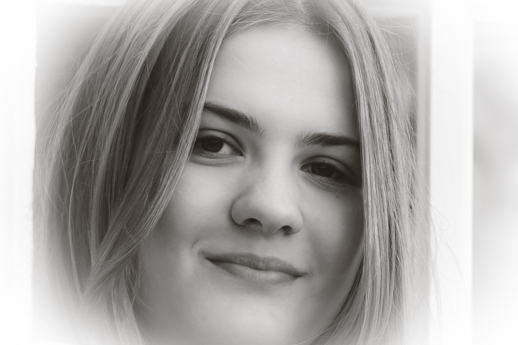 Amely | Kaufen sie online außergewöhnliche Fotografien auf Leinwand Acrylglas Fotoprint Aludibond von holgerweigeltfotografie - Realisiert mit Pictrs.com