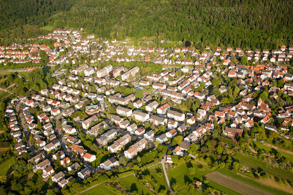 Luftbild: Ortsansicht aus Westen im Ortsteil Wolfartsweier in Karlsruhe im Bundesland Baden-Württemberg in Deutschland. Foto: IMG_27419.jpg vom 23.05.2010 durch Werner Riehm/FLY-FOTO.de