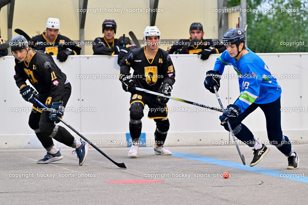 ASKÖ Hockey Villach vs. VAS Ballhockey  | #11 Potocnik Luca VAS Villach, #98 Smoliner Tobias VAS Villach, #10 RASPOTNIG Julian ASKÖ Villach Hockey, ASKÖ Hockey Villach vs. VAS Ballhockey , ASKÖ Hockey Villach vs. VAS Ballhockey  am 06.07.2025 in Villach (Alpen Arena ), Austria, (Photo by Bernd Stefan)