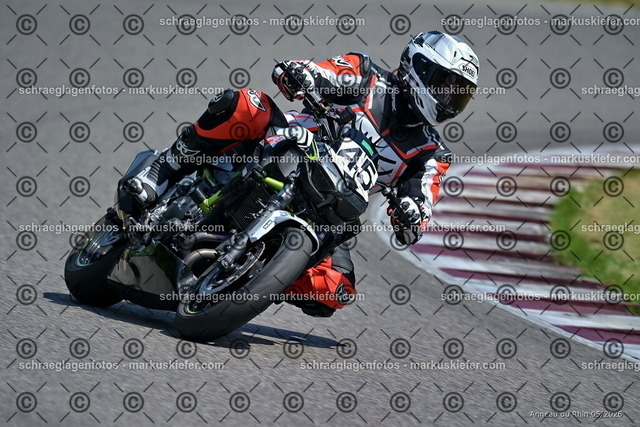 26BT02-1545 | markuskiefer.com - Realisiert mit Pictrs.com