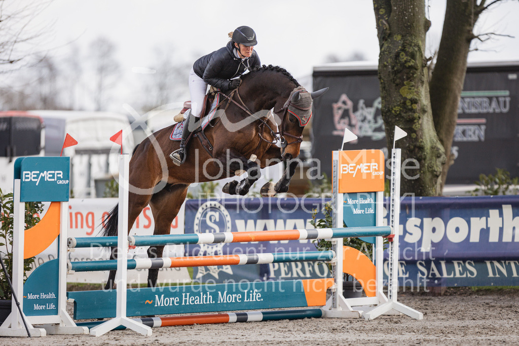 230411_Mühlen_02SprPf-A-213 | Deine schönsten Turniermomente als professionelle Fotos! Entdecke hochwertige Pferdesport-Fotografie im Online-Shop. Jetzt Fotos finden & bestellen!