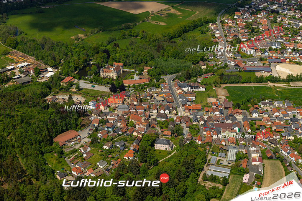 Das Luftbild der Stadt Mitwitz wurde 2022 vom Flugzeug heraus erstellt (keine Drohnen-Aufnahmen) Aufnahmehöhe ca.450 Meter- hohe Bildauflösung und Druck-Qualität. Garantiert!