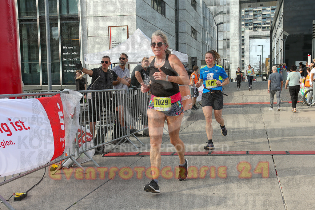 250920_1540_EX1_0379 | Sportfotografie im Rhein-Sieg Kreis, Köln, Bonn, NRW, Rheinland Pfalz, Hessen, etc. Unser Tätigkeitsfeld umfasst den Laufsport vom Volkslauf über den Marathon, Duathlon, Triathon bis zum Ultralauf wie Kölnpfad Ultra oder Schindertrail.