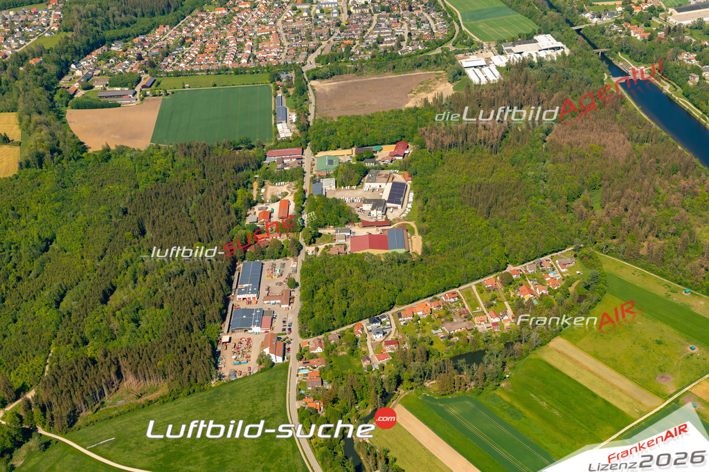 Das Luftbild zeigt : Gewerbegebiet Wehringen - Die Luftaufnahme wurde 2024 vom UL-Flugzeug aus erstellt ( keine Drohne ) - Hochauflösende Luftaufnahme - Für grossformatige Ausdrucke geeignet. Die Geschenkidee !Mit Lizenz und Bildrechte bestellbar