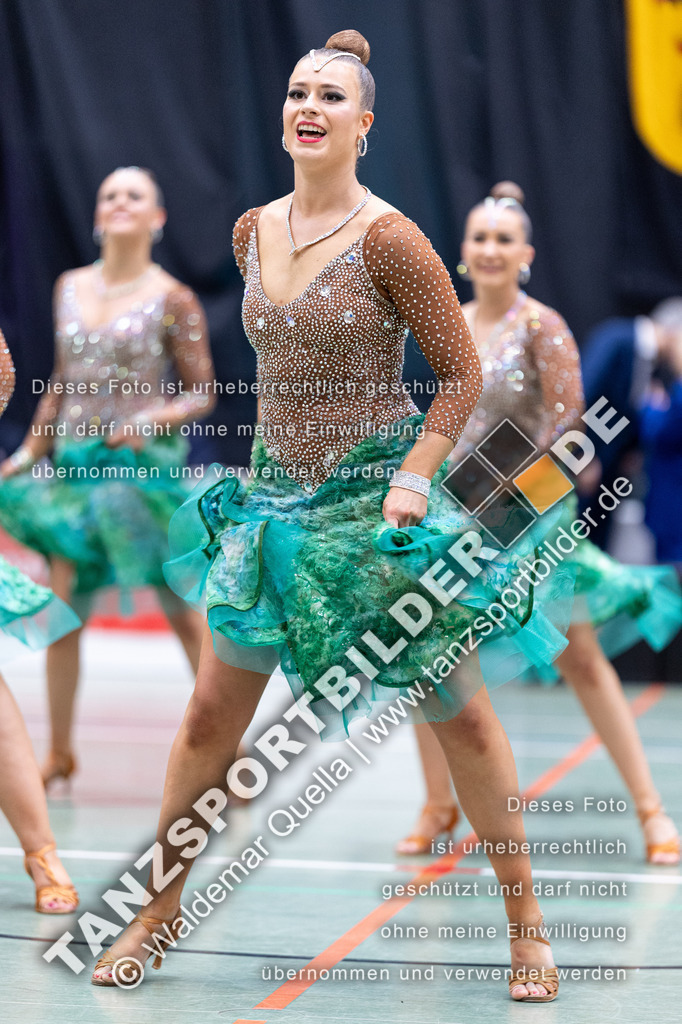 20240323-01322 | Hier finden Sie Tanz Bilder vom Latein und Standard Formationen tanzen. Sportbilder vom Tanzsport. Schöne Fotos und von Weltmeisterschaft, Europameisterschaft, Bundesliga, Regionalliga, Oberliga und Landesliga sowie von GOC Stuttgart, DanceComp, WM Bremen