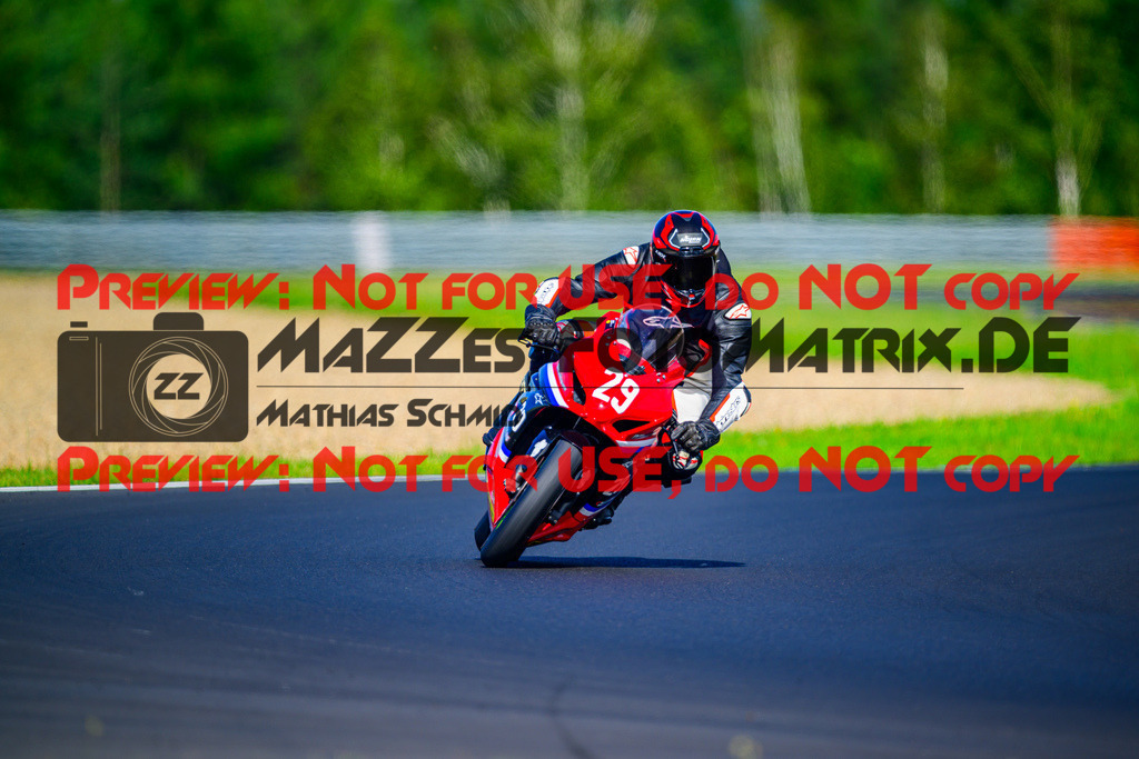 MaZZes_Fotomatrix_20250912_6007705_6768 | ROT