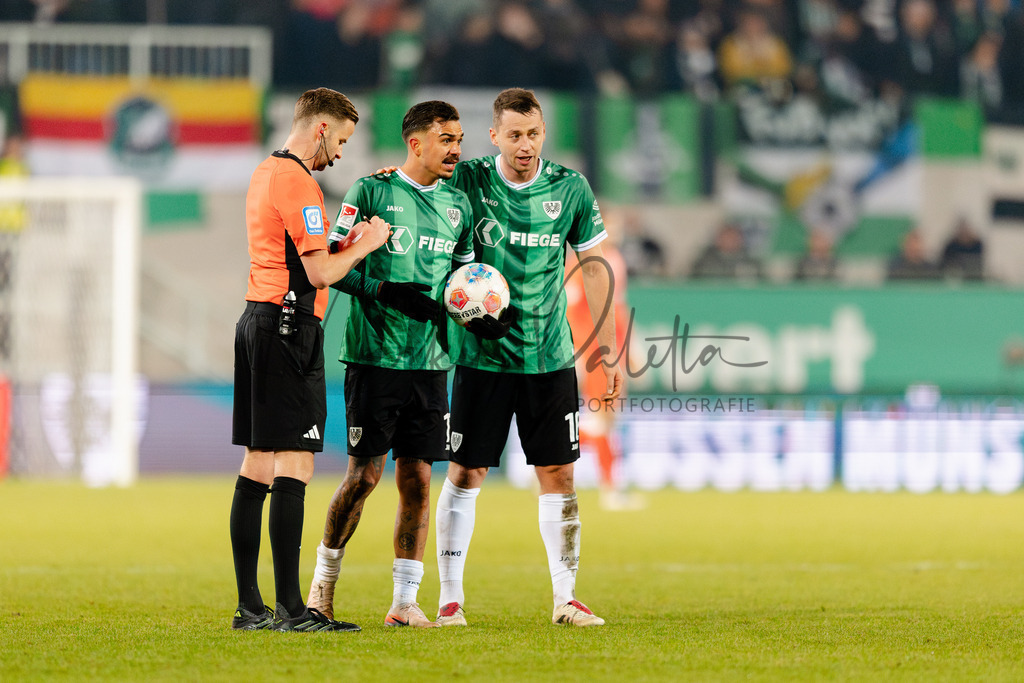 2. Bundesliga, Saison 2025/26, 15. Spieltag: SC Preußen Münster - Hannover 96 | Münster, 05.12.2025: 2. Bundesliga, 15. Spieltag, SC Preußen Münster gegen Hannover 96 im LVM-Preußenstadion in Münster. Foto: sportfotografie.ms | Markus Paletta - Realisiert mit Pictrs.com