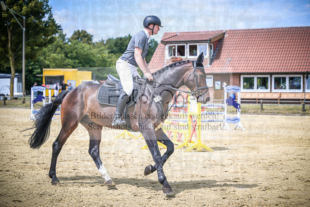DOS_2628 | Entdecke hochwertige Reitturnierfotos von Foto Oger. Professionell, emotional und authentisch – jetzt Lieblingsmomente im Shop bestellen.Deutschlandweite Turnierfotografie. - Realisiert mit Pictrs.com