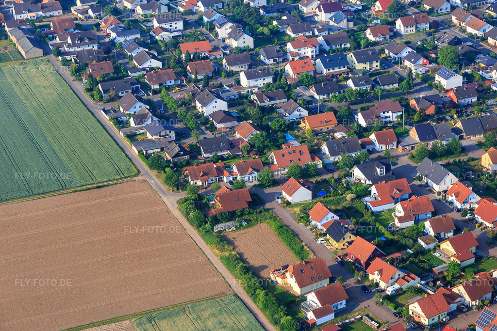 Luftbild: Maxstr in Ottersheim bei Landau im Bundesland Rheinland-Pfalz in Deutschland. Foto: IMG_080664.jpg vom 12.06.2015 durch Werner Riehm/FLY-FOTO.de