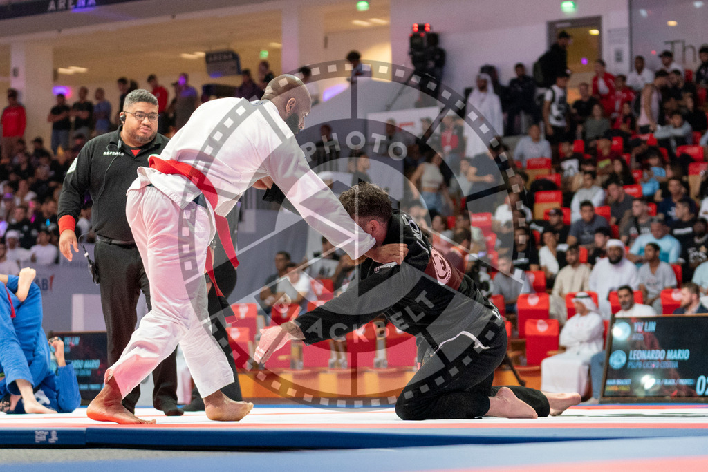 20231109PBB4589 | Fighters compete during the AJP World Professional Championship in the Mubadala Arena in Abu Dhabi, Arab United Emirates, on November 9, 2023.