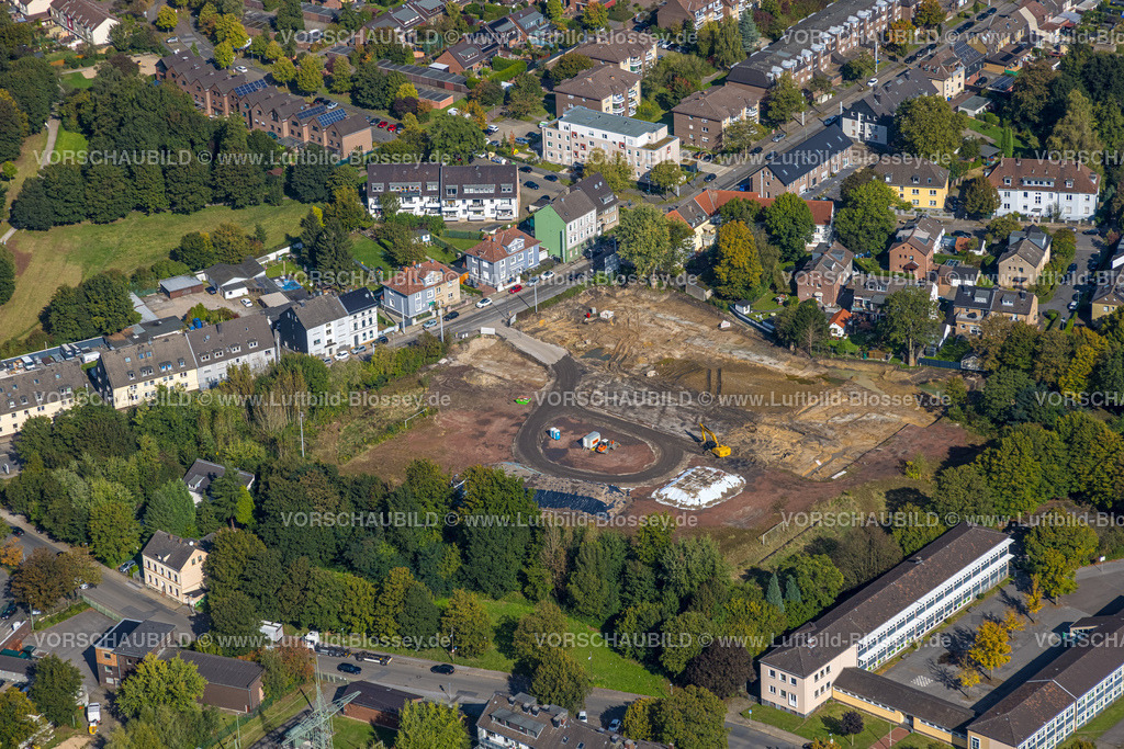 Essen241001275 | Luftbild, Baustelle für Wohnanlage Quartier der Generationen, ehemaliger Sportplatz Tus 8410 Essen e.V. Fußballverein, Germaniastraße, Bochold, Essen, Ruhrgebiet, Nordrhein-Westfalen, Deutschland