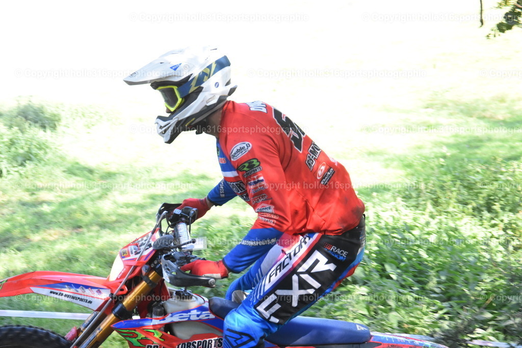 DSC_0092 | Sportfotografie , Motorsport, Motoross, Reitsport, Mointainbike, Enduro,
Landschaft , Outdoor, Eventfotografie, Landschaft, Bilder online bestellen - Realisiert mit Pictrs.com