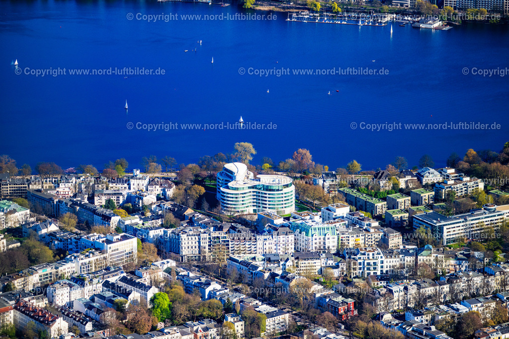 Hamburg_Hotel_Fontenay_ELS_4170060425 | HAMBURG 06.04.2025 Hotelanlage - Luxushotel "The Fontenay" an der Außenalster im Stadtteil Rotherbaum in Hamburg. Weiterführende Informationen bei: Baugesellschaft WALTER HELLMICH GmbH,  INGENIEURBÜRO DR. BINNEWIES Ingenieurgesellschaft mbH,  MPP MEDING PLAN + PROJEKT GmbH,  Störmer Murphy and Partners GbR,  THE FONTENAY Hamburg. // Hotel complex Luxushotel "The Fontenay" an der Aussenalster im Stadtteil Rotherbaum in Hamburg. Further information at: Baugesellschaft WALTER HELLMICH GmbH,  INGENIEURBUeRO DR. BINNEWIES Ingenieurgesellschaft mbH,  MPP MEDING PLAN + PROJEKT GmbH,  Stoermer Murphy and Partners GbR,  THE FONTENAY Hamburg. Foto: Martin Elsen