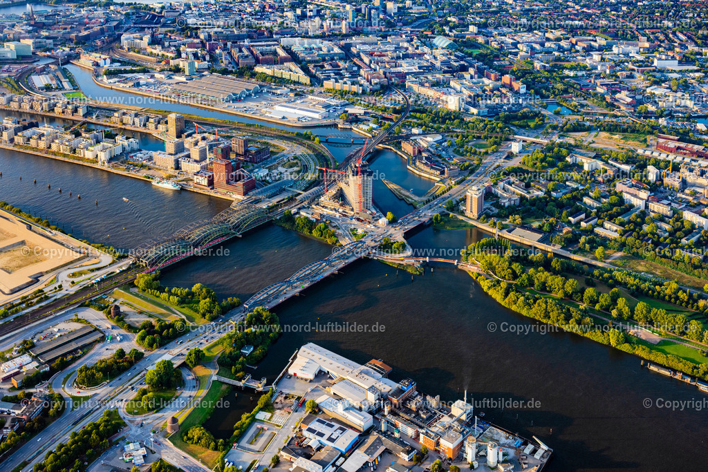 Hamburg_Elbbrücken_U_Bahn_ELS_4540190925 | HAMBURG 20.09.2025 Fluß - Brückenbauwerk Elbbrücken - Norderelbbrücke über die Ufer der Elbe in Hamburg. // River - bridge structure Elbbruecken - Norderelbbruecke on the banks of the Elbe in Hamburg, Germany. Foto: Martin Elsen
