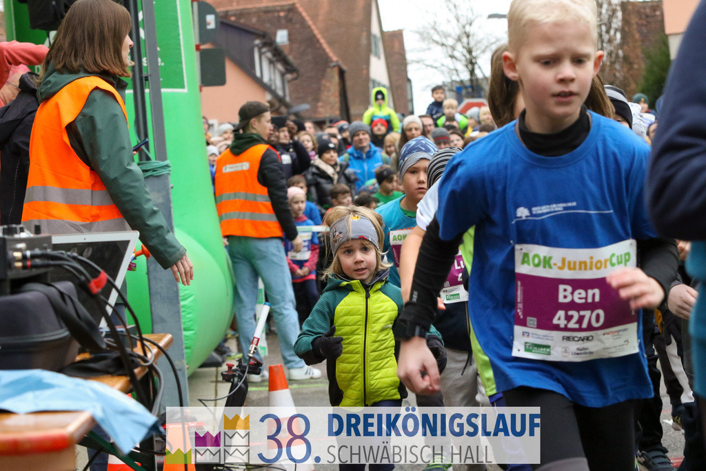 400m AOK Junior Cup | 3 Koenigslauf 2024 400m AOK Junior Cup - Realisiert mit Pictrs.com