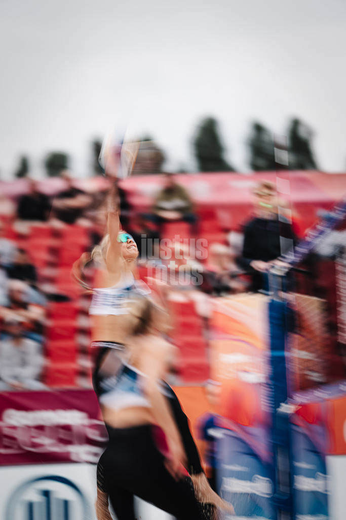 Beachvolleyball | Frauen | German Beach Tour 2024 | Tourstop Bremen | 07.06.2024 | Paula Schürholz beim Angriff Langzeitbelichtung