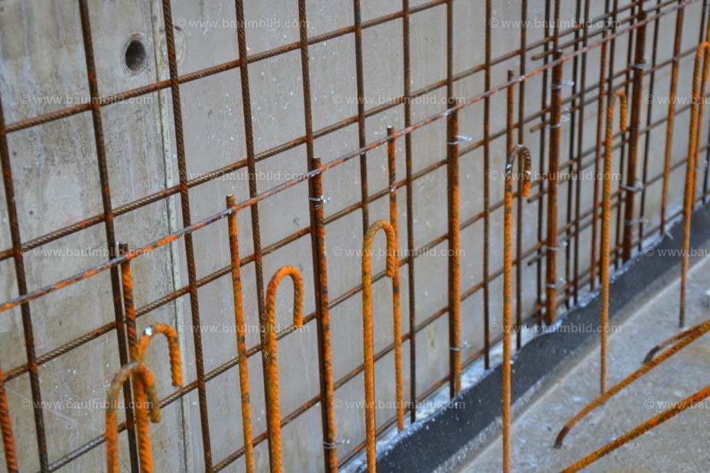 bib-lg04-betonarbeiten-0130 | Nach LV-Leistungsgruppen sortierte Detailfotos über den Bau eines Hauses. Alle Hausbau-Bilder direkt vom Urheber und Autor der Website Haus-Selber-Bauen.com