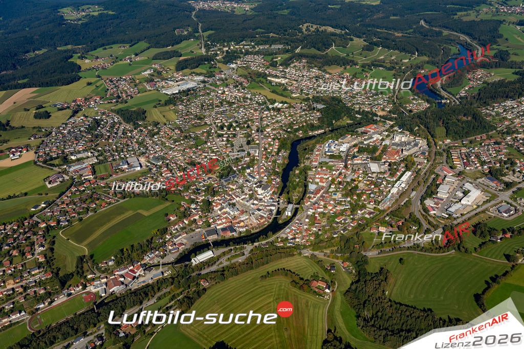 Das Luftbild der Stadt Regen wurde 2021 vom Flugzeug heraus erstellt (keine Drohne) Aufnahmehöhe ca.450 Meter- hohe Bildauflösung und Druck-Qualität garantiert!