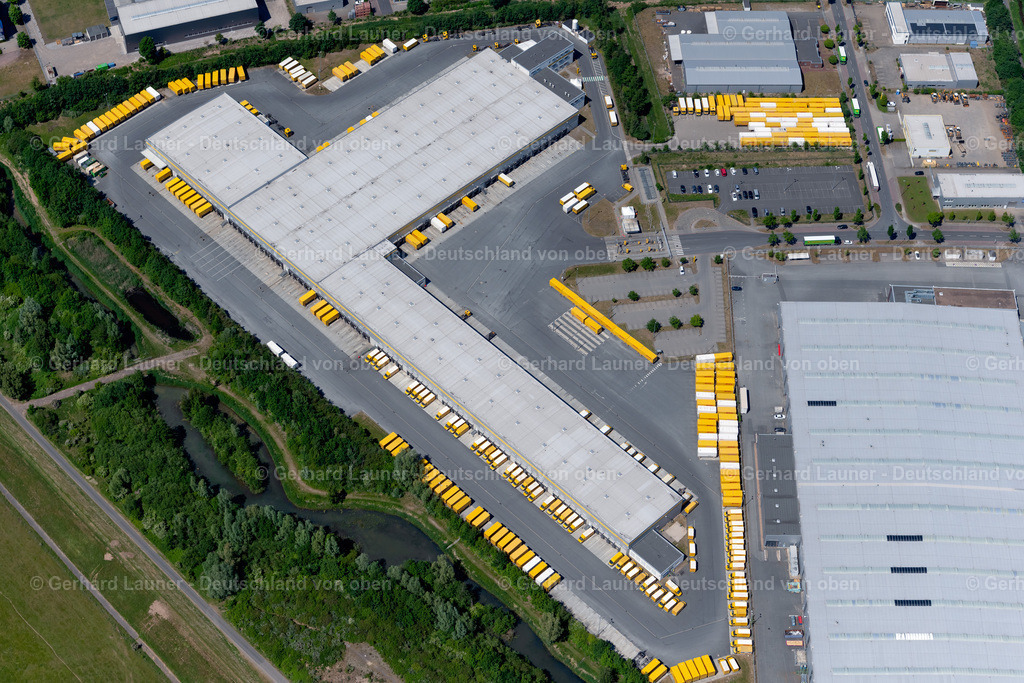 4029540 | BREMEN 01.06.2020 Gebäudekomplex und Gelände des Logistikzentrums DHL Frachtzentrum Ludwig-von-Kapff-Straße im Ortsteil Hemelingen in Bremen, Deutschland. // Building complex and grounds of the logistics center DHL Frachtzentrum Ludwig-von-Kapff-Strasse in the district Hemelingen in Bremen, Germany. Foto: Gerhard Launer