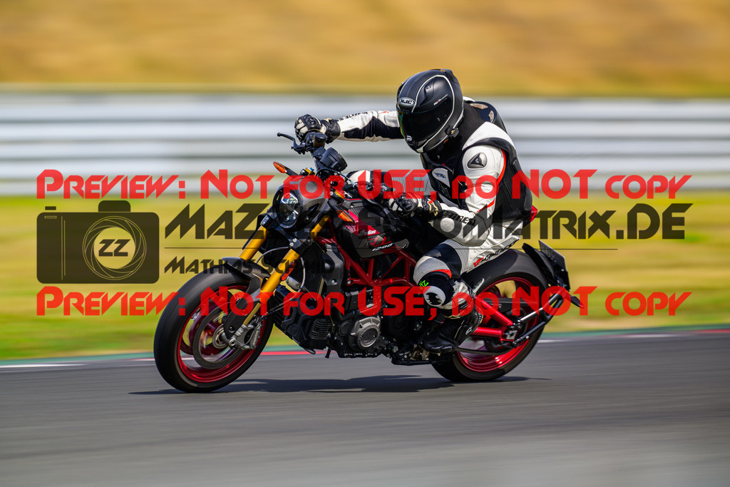 MaZZes_FotoMatrix_240725_6007705_3372 | GRUEN