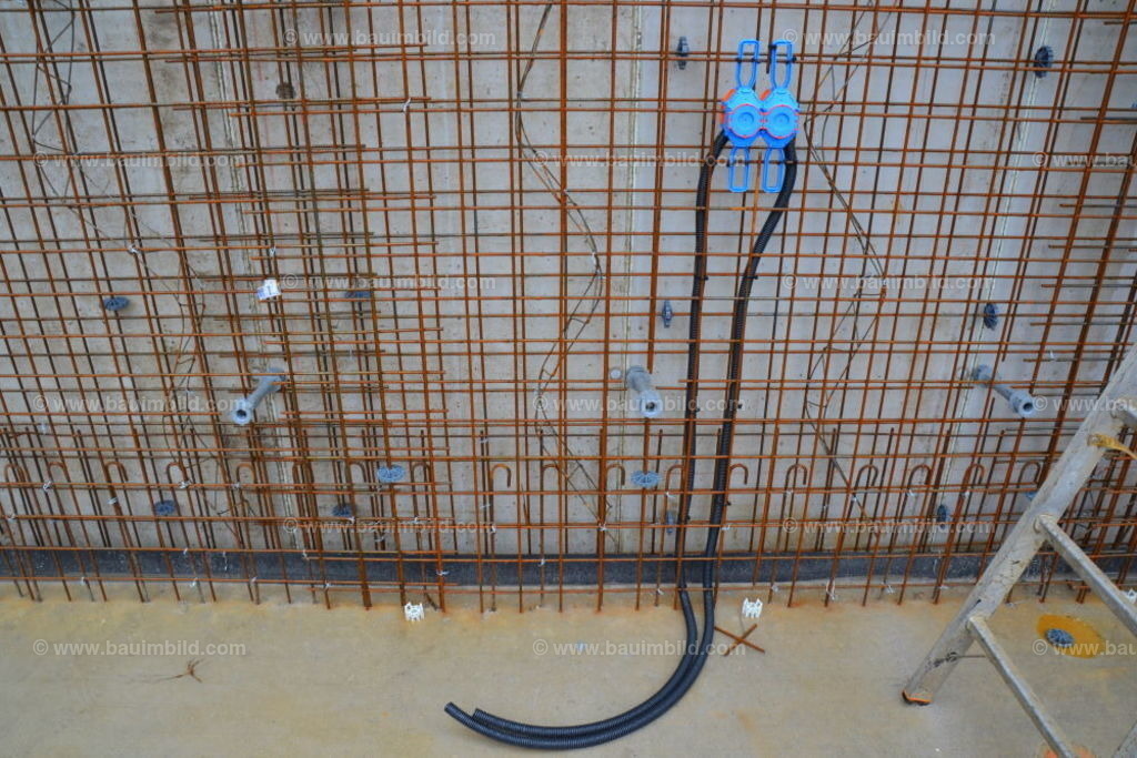 bib-lg04-betonarbeiten-0143 | Nach LV-Leistungsgruppen sortierte Detailfotos über den Bau eines Hauses. Alle Hausbau-Bilder direkt vom Urheber und Autor der Website Haus-Selber-Bauen.com