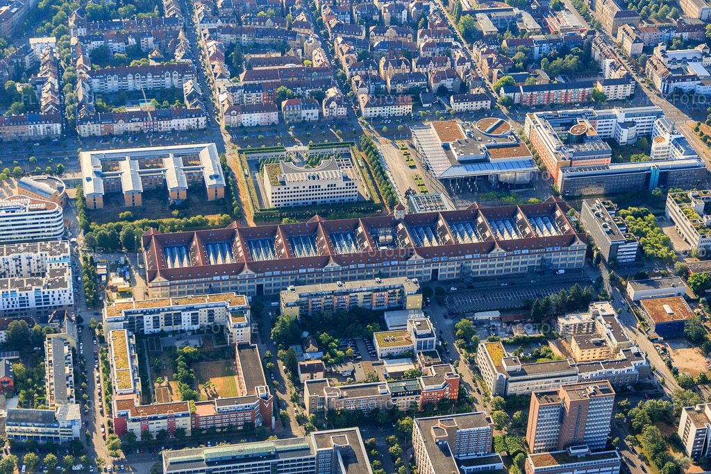 Luftbild: Brauerstraße mit Forterro Deutschland Abas GmbH, Agentur für Arbeit Karlsruhe-Rastatt, Generalbundesanwalt beim Bundesgerichtshof und Staatliche Hochschule für Gestaltung Karlsruhe (HfG) im Ortsteil Südweststadt in Karlsruhe im Bundesland Baden-Württemberg in Deutschland.Foto: IMG_083886.jpg vom 26.07.2015 durch Werner Riehm/FLY-FOTO.deABAS-ERP.COMWWW.ARBEITSAGENTUR.DEGeneralbundesanwaltHfG Karlsruhe